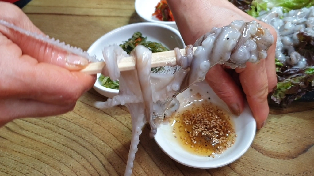San Nakji The Weird And Dangerous Food Of South Korea Tastes Seoul Good